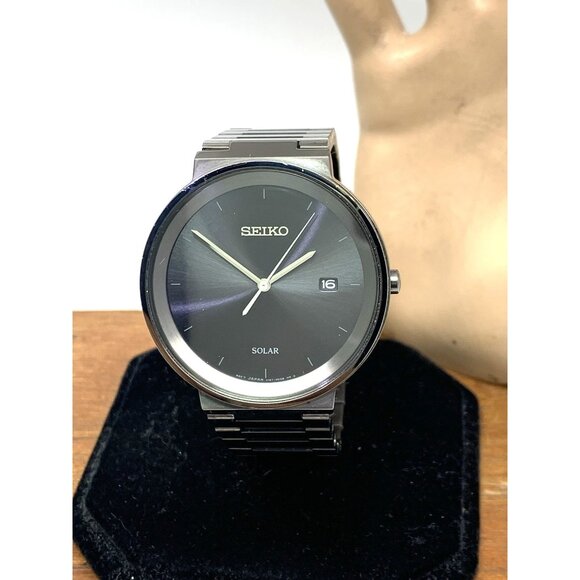 Seiko Men's Watch SNE481 Essentials Solar Black Dial Date Stainless Steel 40mm - Picture 1 of 13